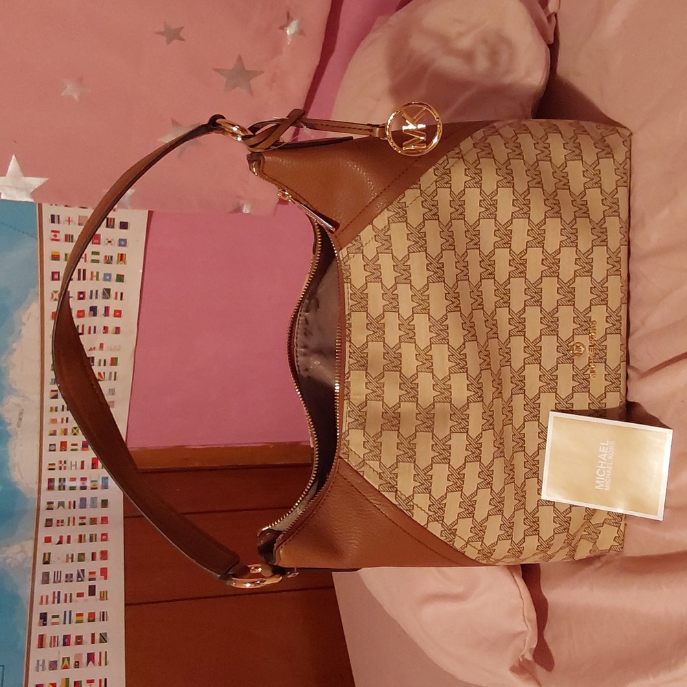 Michael Kors Aria Purse